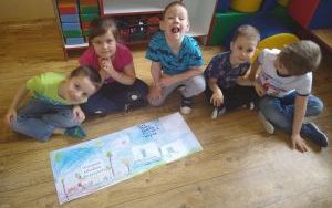 Obchody Dnia Ziemi w przedszkolu im. Przyjaciół Bajek w Wojkowicach (7)